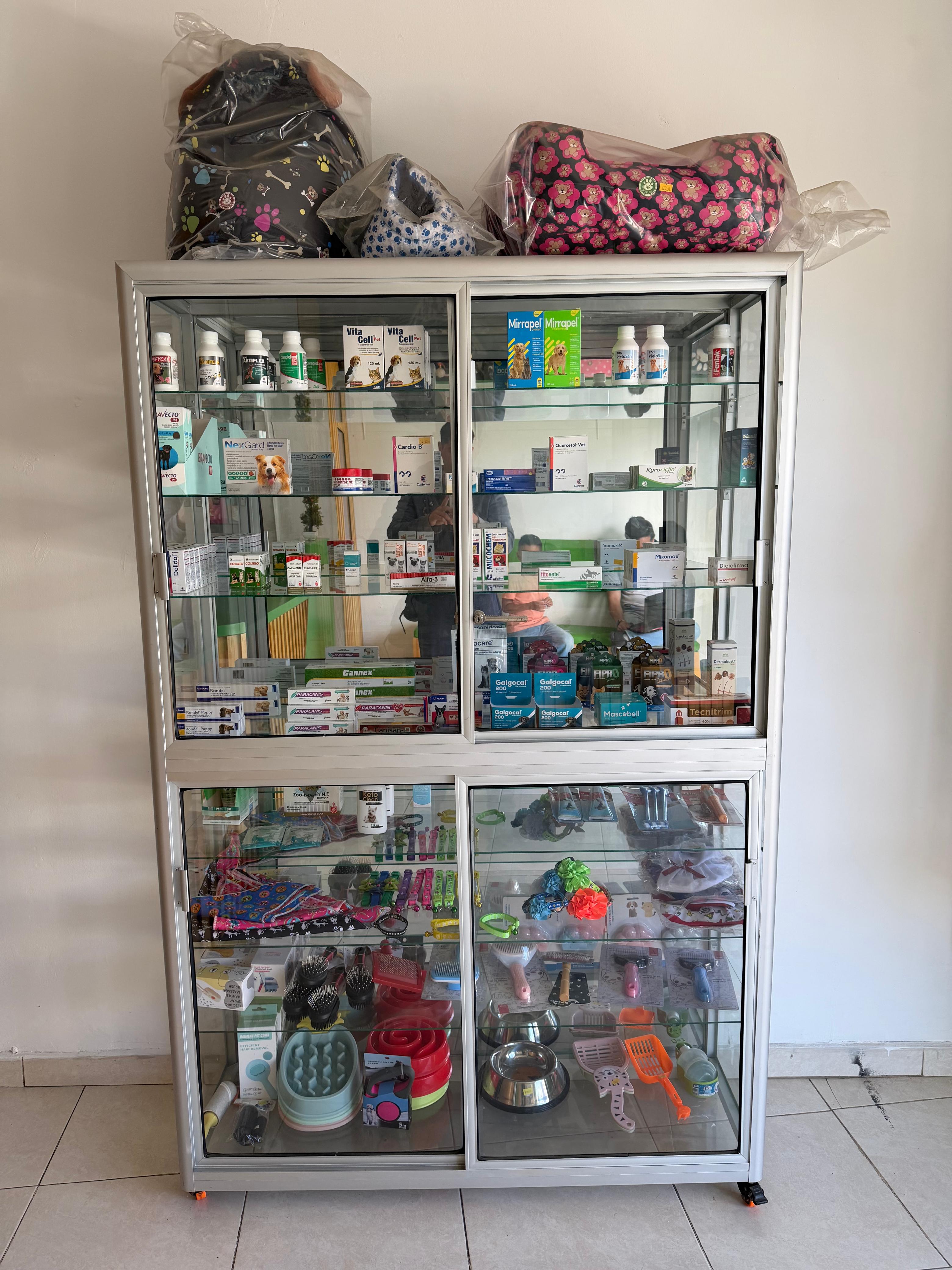 Farmacia Veterinaria y Juguetes